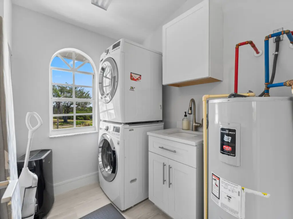 72457 355921 4iVenl8MnDJ2T5BGkVu1579Ggtpd8YRBEEemRr fcS4 682501e10723b.jpg