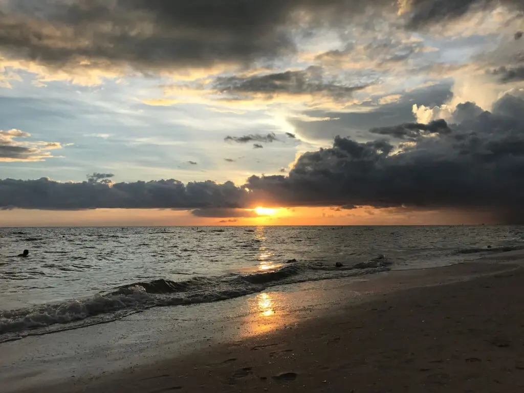 72457 355921 z2DM90kOKXWVmwarU7bV M pPyb0aZuSlG7R9v M8rQ 679c1f4f390ad.jpg