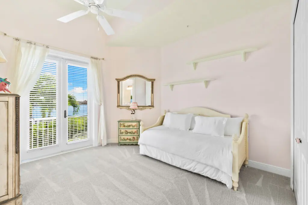 40 web or mls 1V9A1541