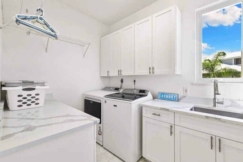 41 web or mls 1V9A1551