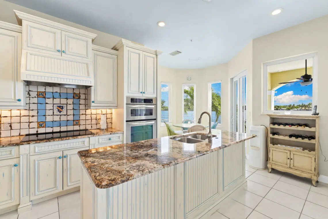 7 web or mls 1V9A1617