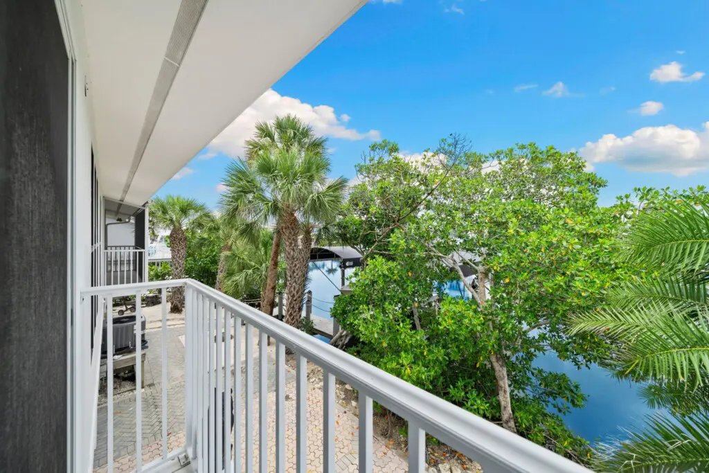 16 web or mls CAR05071