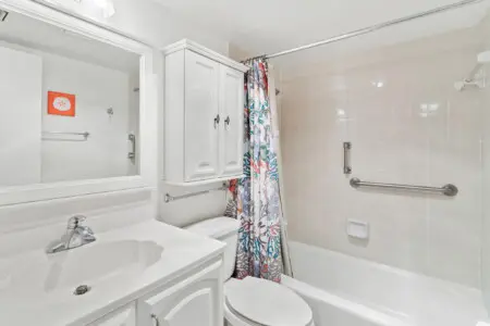 6 web or mls A0106954