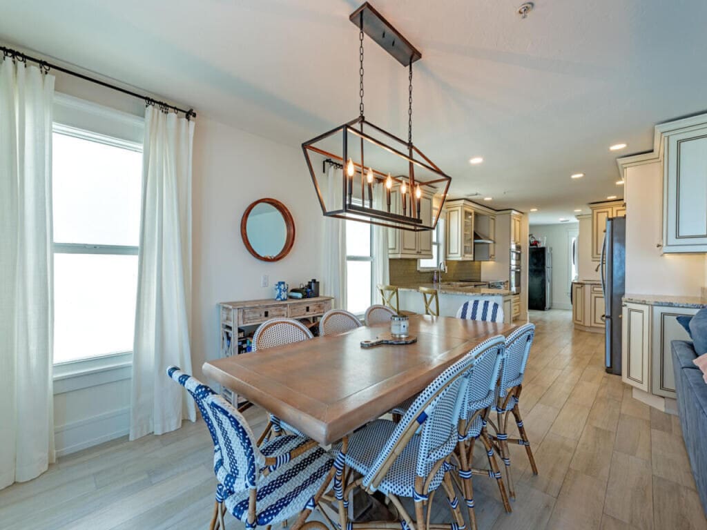 72457 298386 jFvtxFw FNBdedVaMgnMS X7p1lt O2YjEW9tmoNTD4 66b76215c0761.jpg