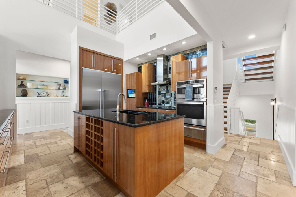 IslandParadise 15 web or mls DSC09205