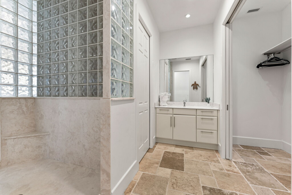 IslandParadise 25 web or mls DSC09380