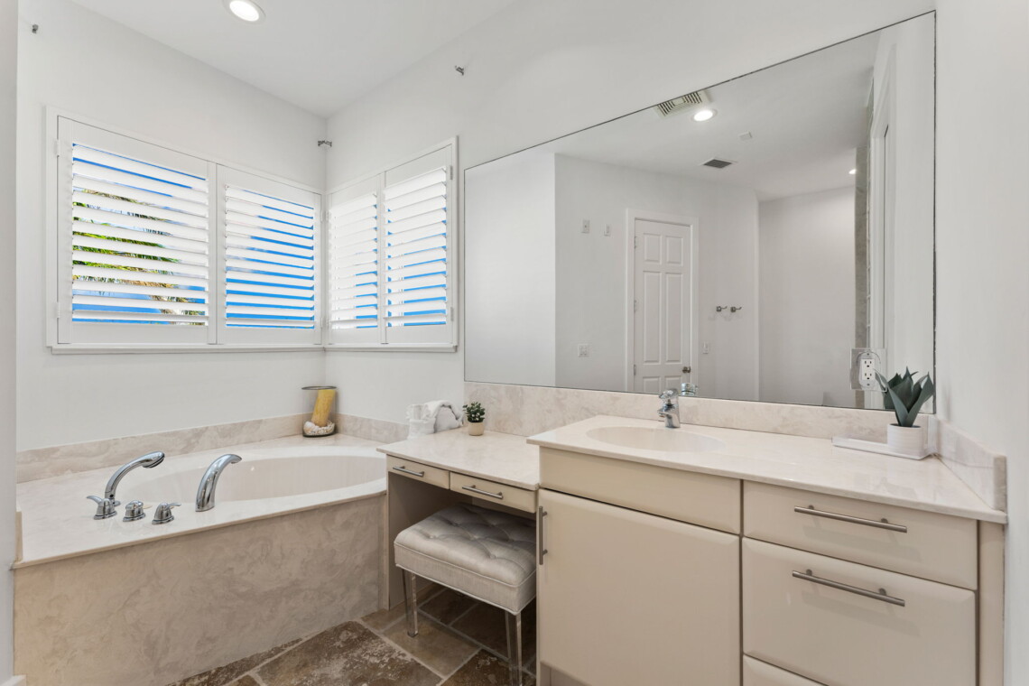 IslandParadise 27 web or mls DSC09395