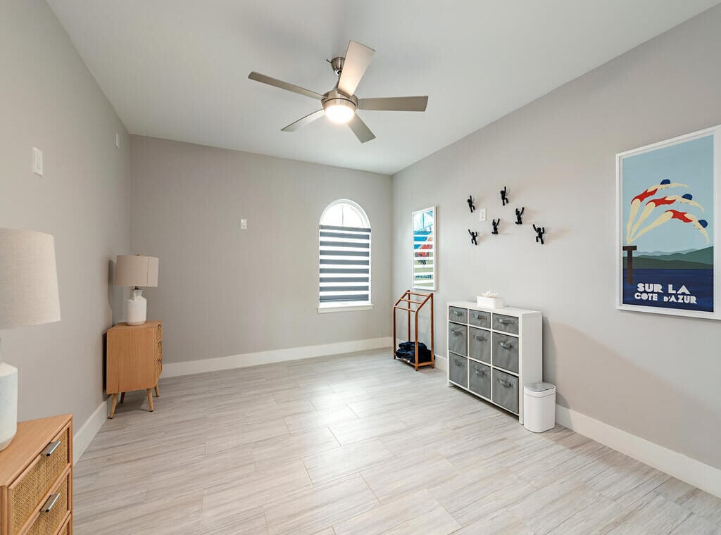 McBiggie 26841 McLaughlin Blvd Bonita Springs FL 34134 USA 026 010 Bed 6 MLS Size