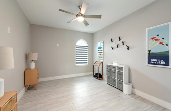 McBiggie 26841 McLaughlin Blvd Bonita Springs FL 34134 USA 026 010 Bed 6 MLS Size