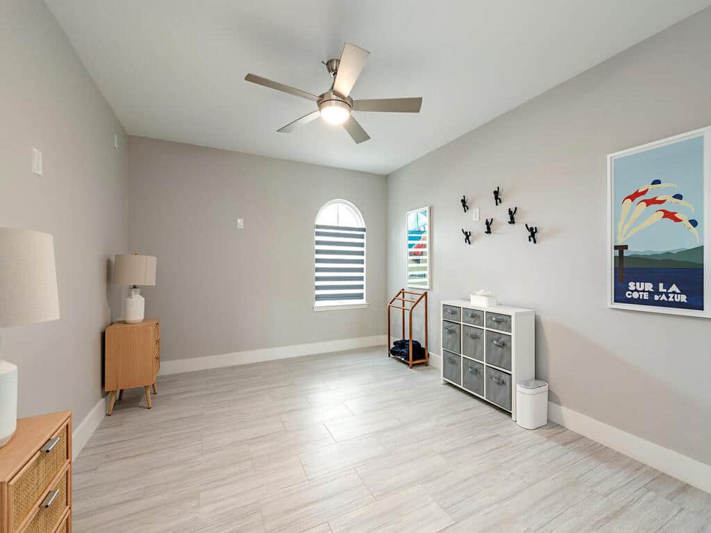 McBiggie 26841 McLaughlin Blvd Bonita Springs FL 34134 USA 026 010 Bed 6 MLS Size
