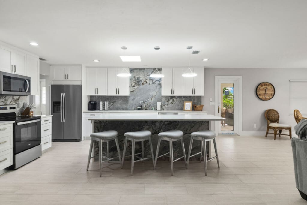 72457 204756 WGmVgHn2r9EcHFht1 ZgWaC8t4qroGZTGeQE9 092uI 687edca021678.jpg