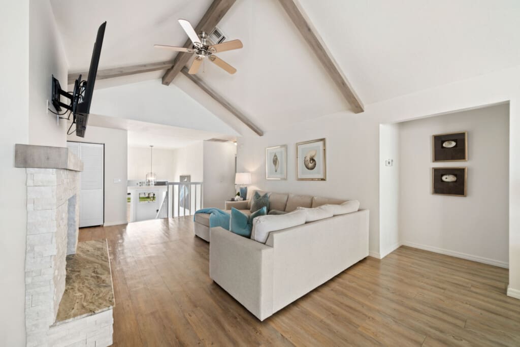 72457 219475 UWUMzxb1aELrzz3LOrUVVbaAEox62vGRy8GkFeJ5ru0 685afe85e94e1.jpg