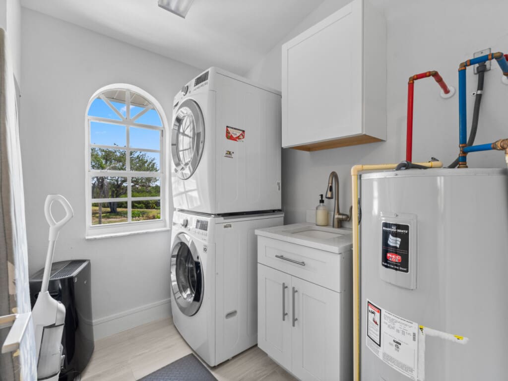 72457 355921 4iVenl8MnDJ2T5BGkVu1579Ggtpd8YRBEEemRr fcS4 682501e10723b.jpg