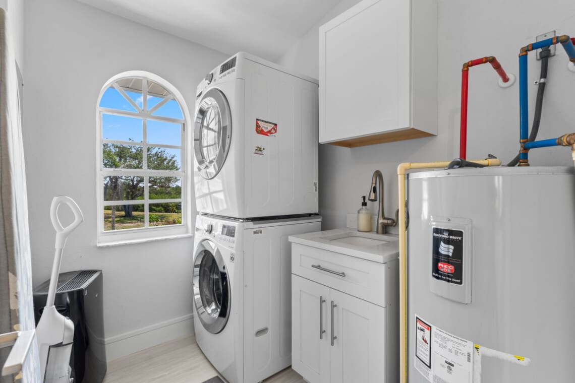 72457 355921 4iVenl8MnDJ2T5BGkVu1579Ggtpd8YRBEEemRr fcS4 682501e10723b.jpg