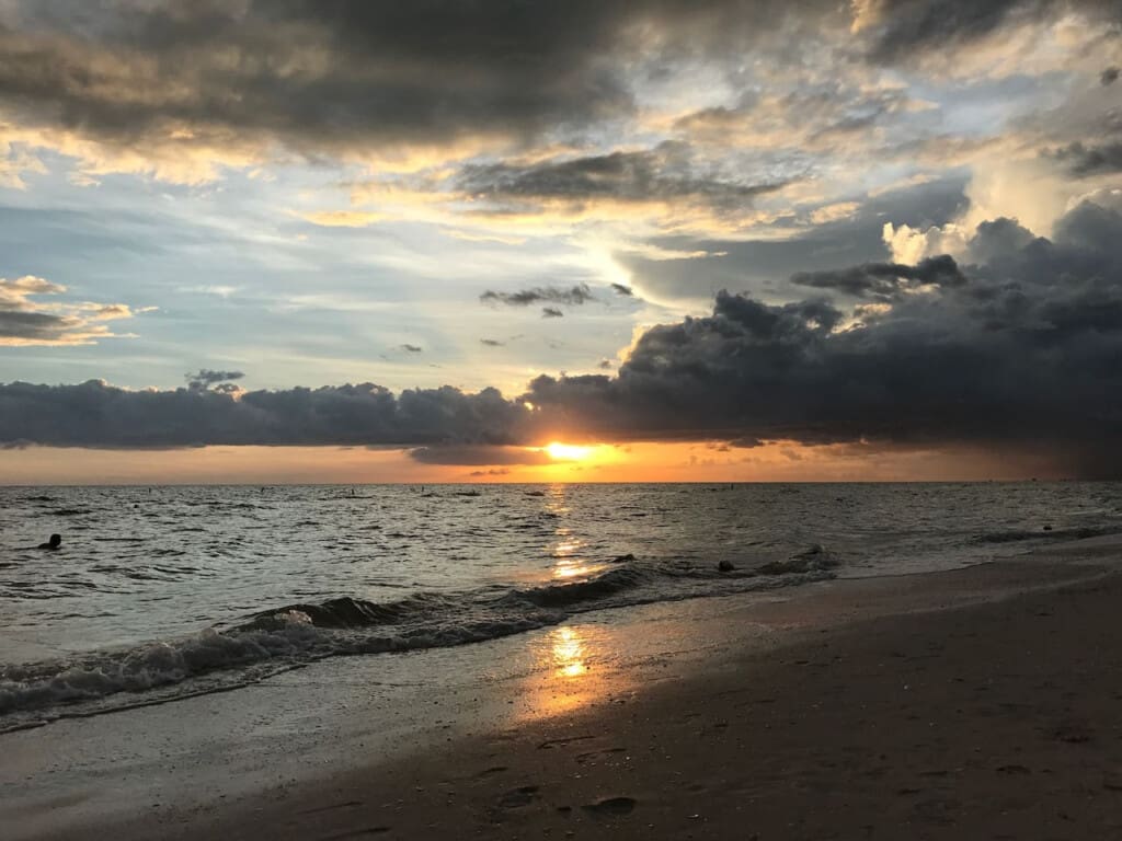 72457 355921 z2DM90kOKXWVmwarU7bV M pPyb0aZuSlG7R9v M8rQ 679c1f4f390ad.jpg