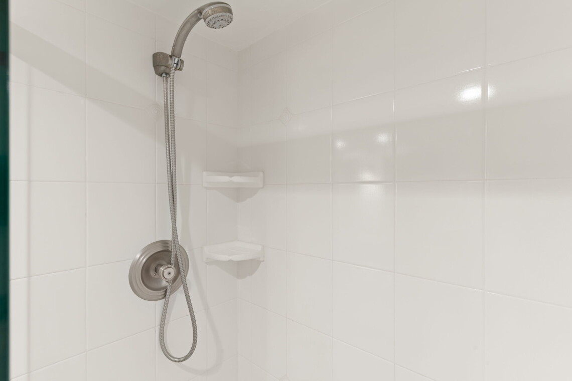 29 web or mls A0104919