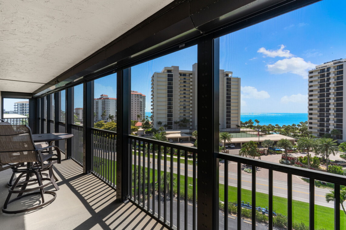 30 web or mls A0104933