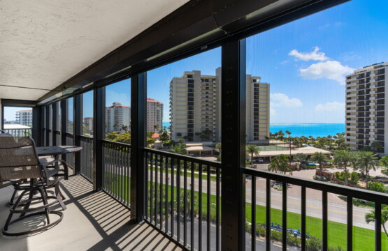 30 web or mls A0104933