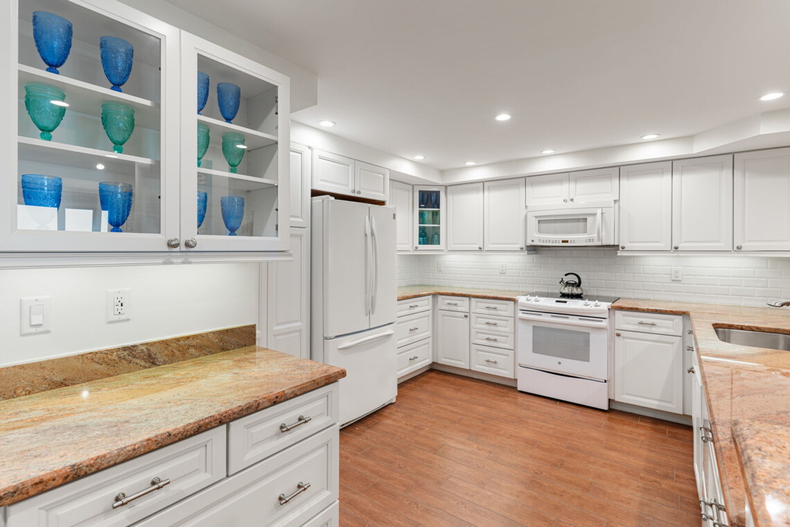 8 web or mls A0104774