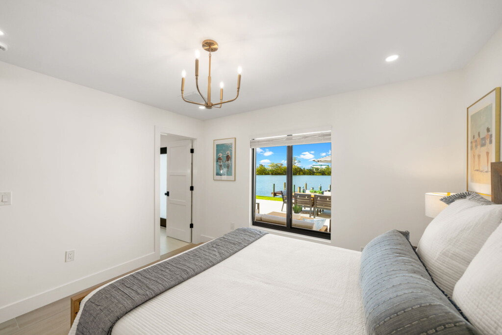 20 web or mls CAR00399