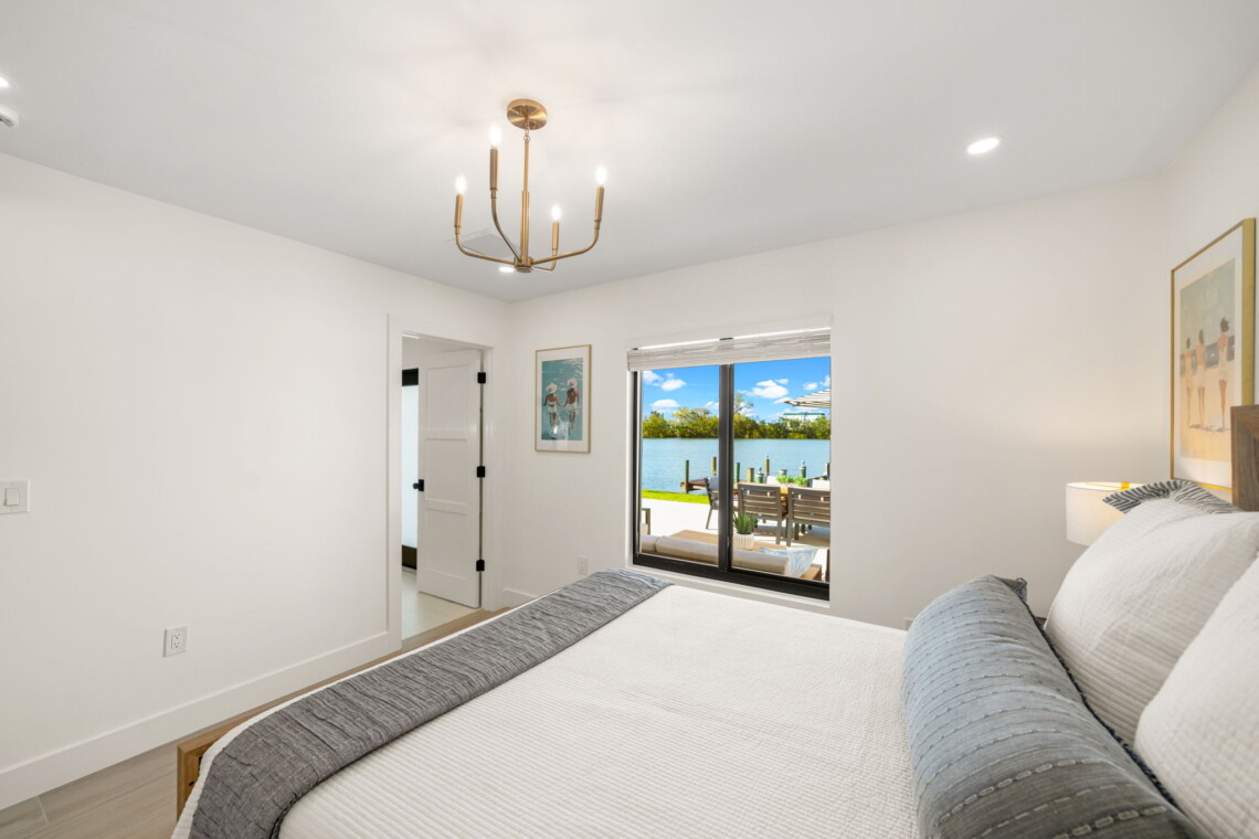 20 web or mls CAR00399