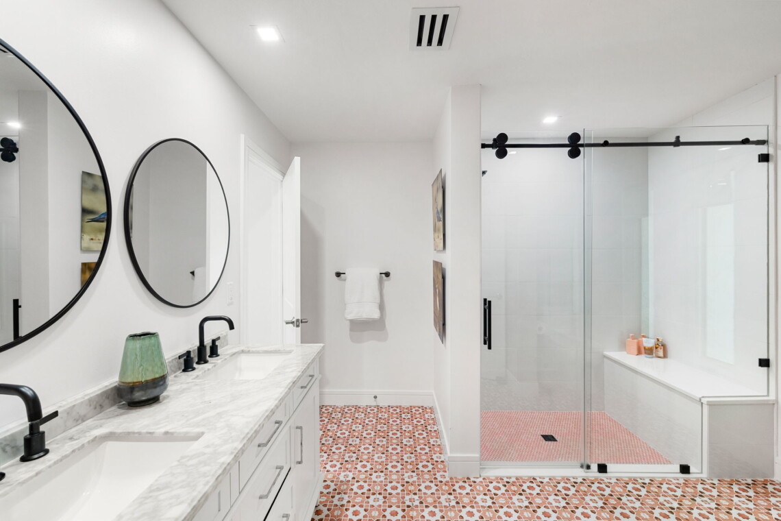 Guest bathroom 2 (1)