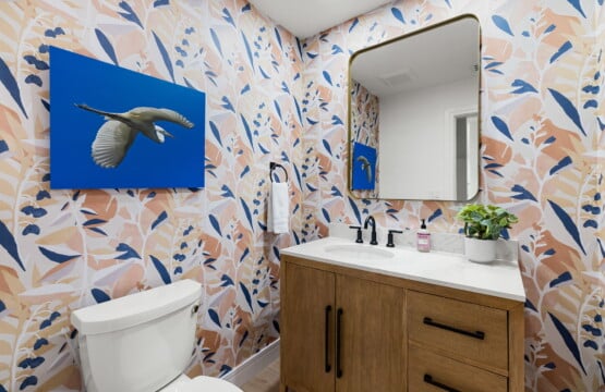 Guest queen bathoom
