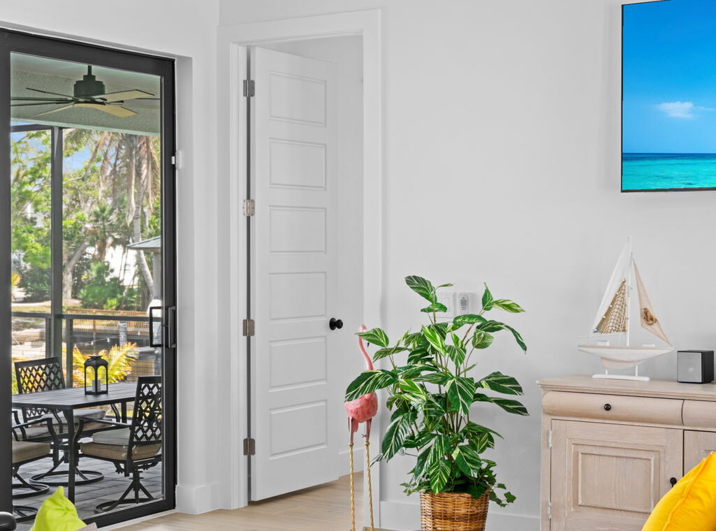 10 web or mls A0105812