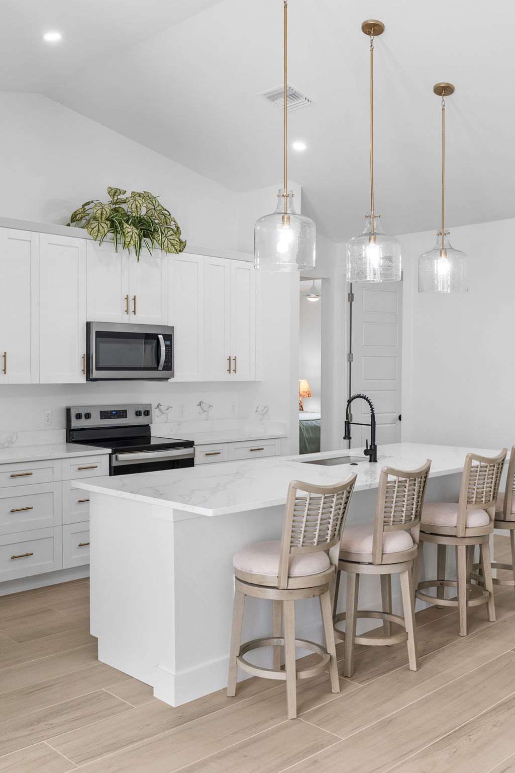 12 web or mls A0105827