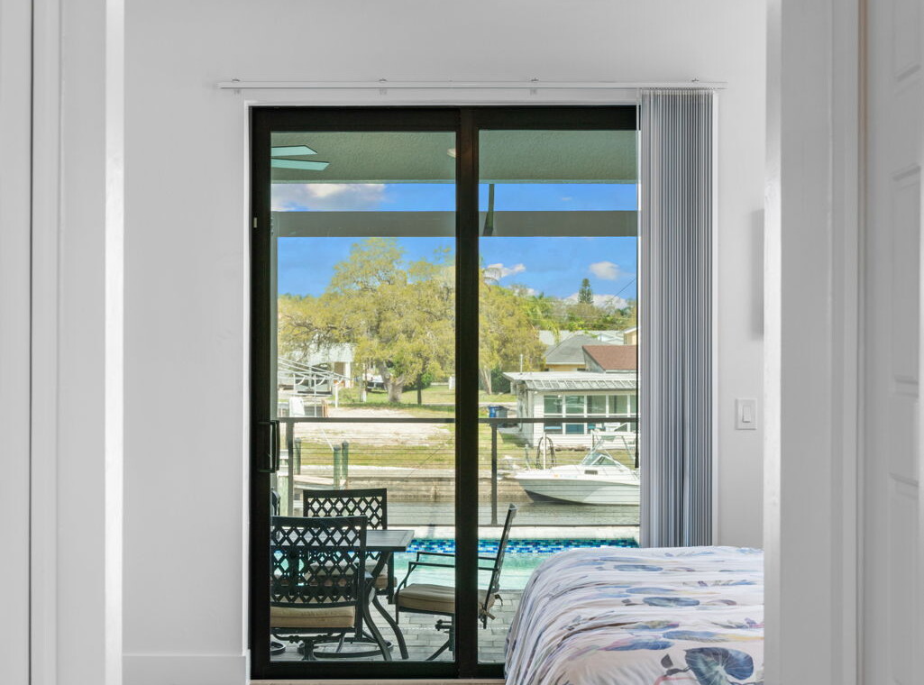 15 web or mls A0105856