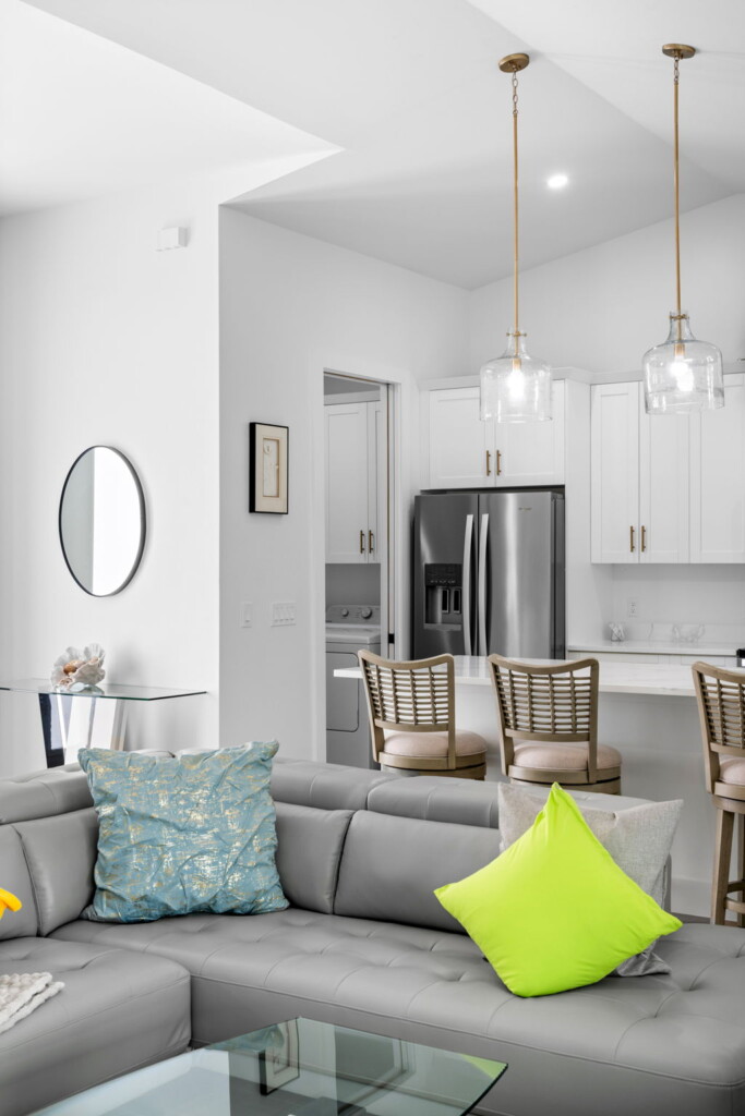 17 web or mls A0105871