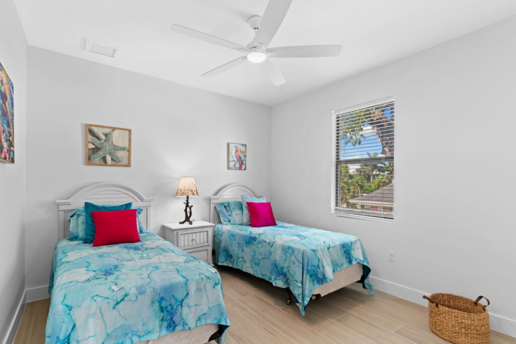 18 web or mls A0105587