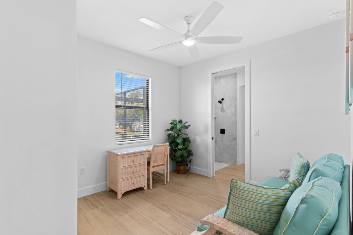 23 web or mls A0105617