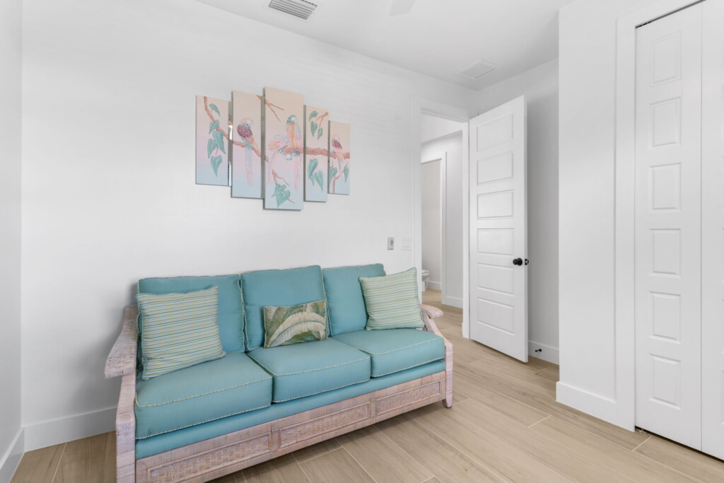 27 web or mls A0105637