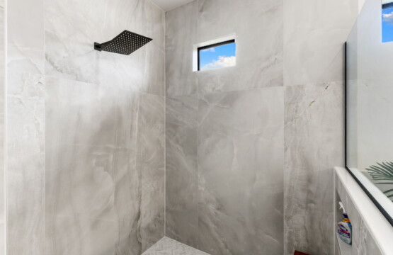 33 web or mls A0105691