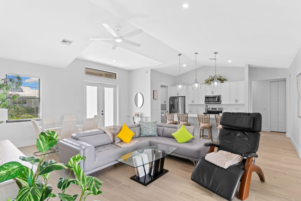 4 web or mls A0105762