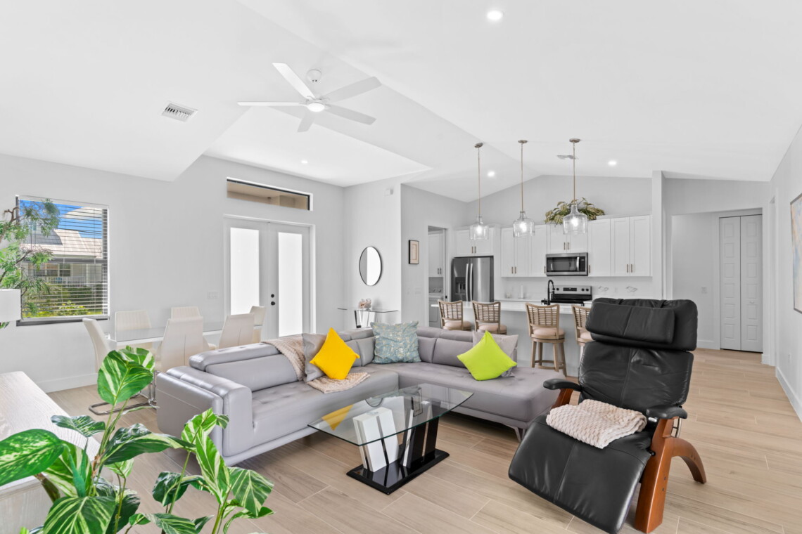 4 web or mls A0105762