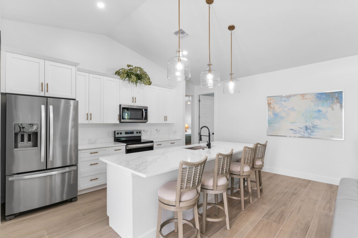 6 web or mls A0105787