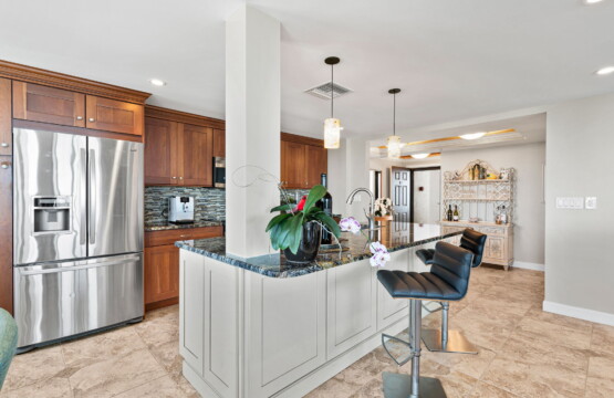 10 web or mls A0104429