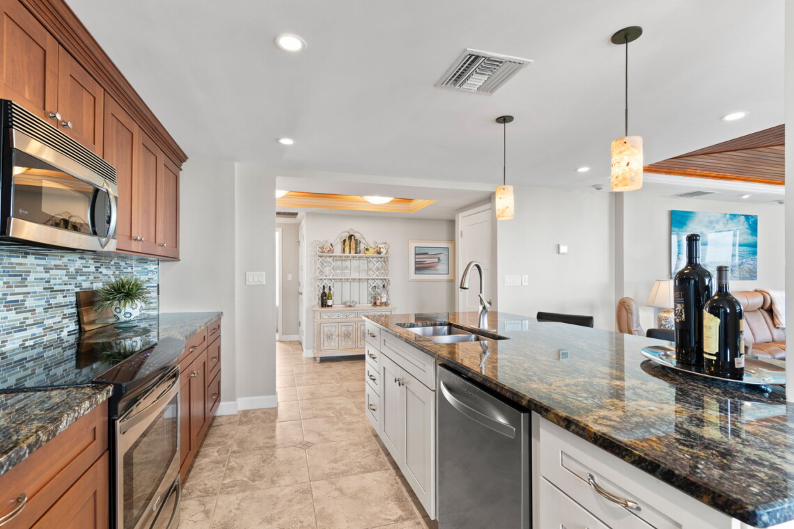 11 web or mls A0104439