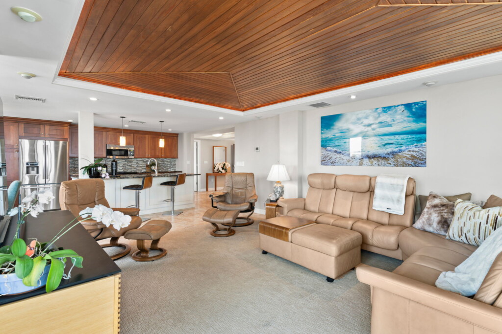 17 web or mls A0104469
