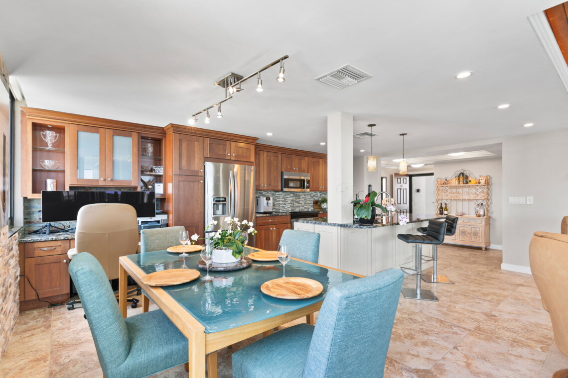 20 web or mls A0104484