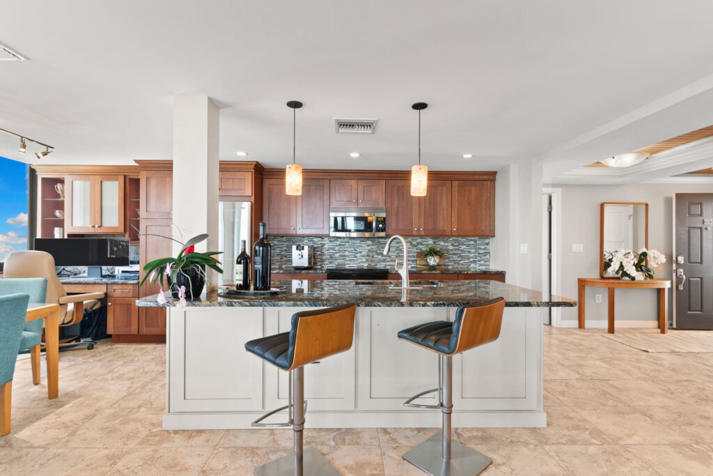 21 web or mls A0104489