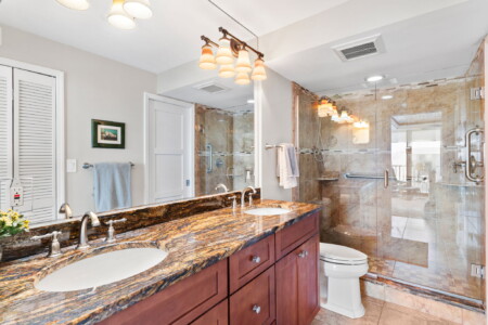 25 web or mls A0104524
