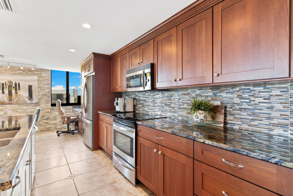 8 web or mls A0104414