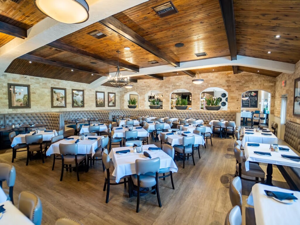 formal dining room at enzos italian restaurant