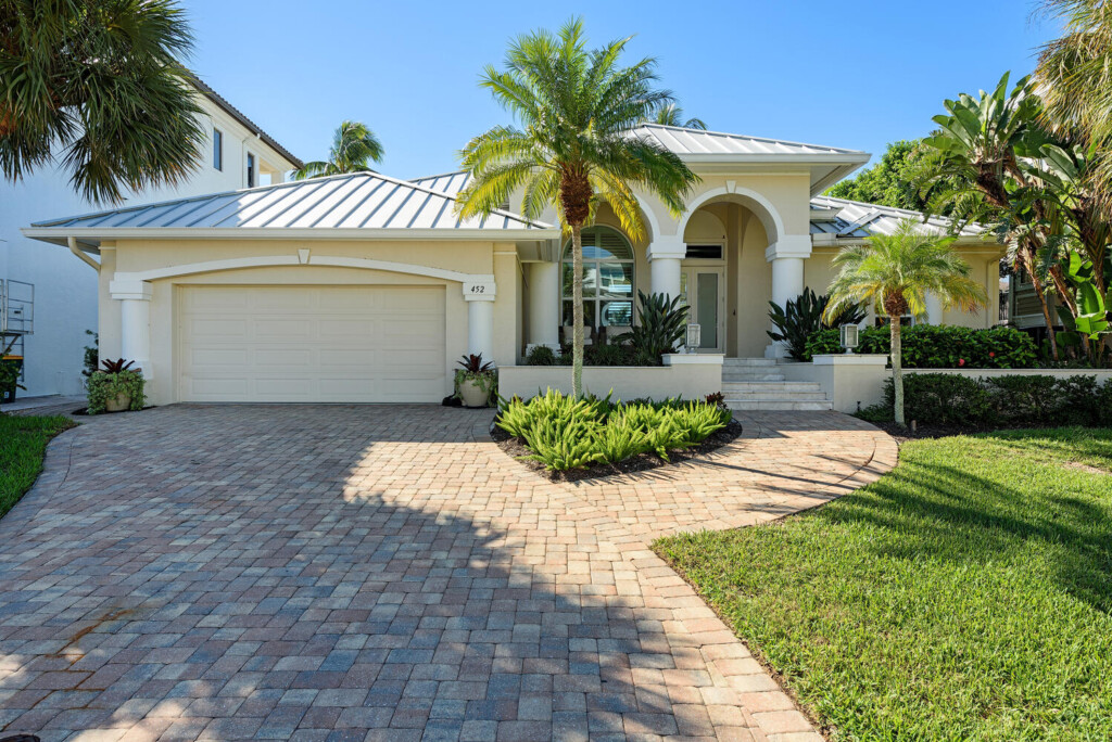 Vanderbilt Naples Kenny Vanderbilt 452 Willet Ave Naples FL 34108 large 006 019 Front 1499x1000 72dpi