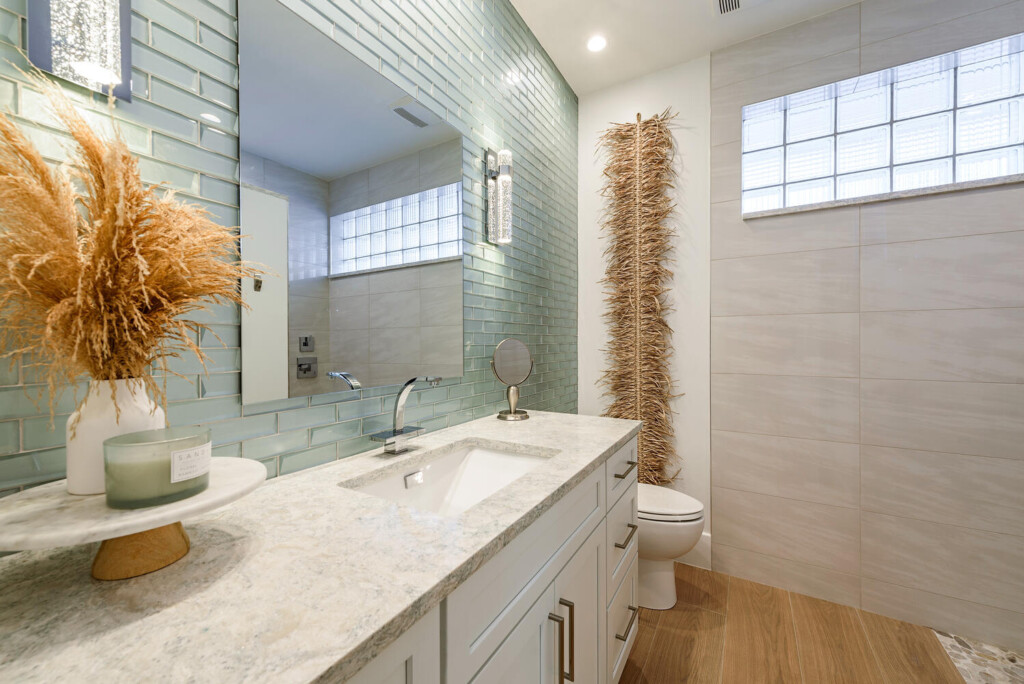 Vanderbilt Naples Kenny Vanderbilt 452 Willet Ave Naples FL 34108 large 016 018 Guest Bath 1499x1000 72dpi