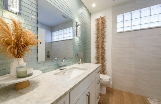 Vanderbilt Naples Kenny Vanderbilt 452 Willet Ave Naples FL 34108 large 016 018 Guest Bath 1499x1000 72dpi