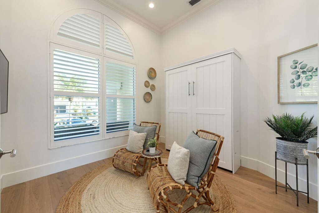 Vanderbilt Naples Kenny Vanderbilt 452 Willet Ave Naples FL 34108 large 018 024 Den 1498x1000 72dpi